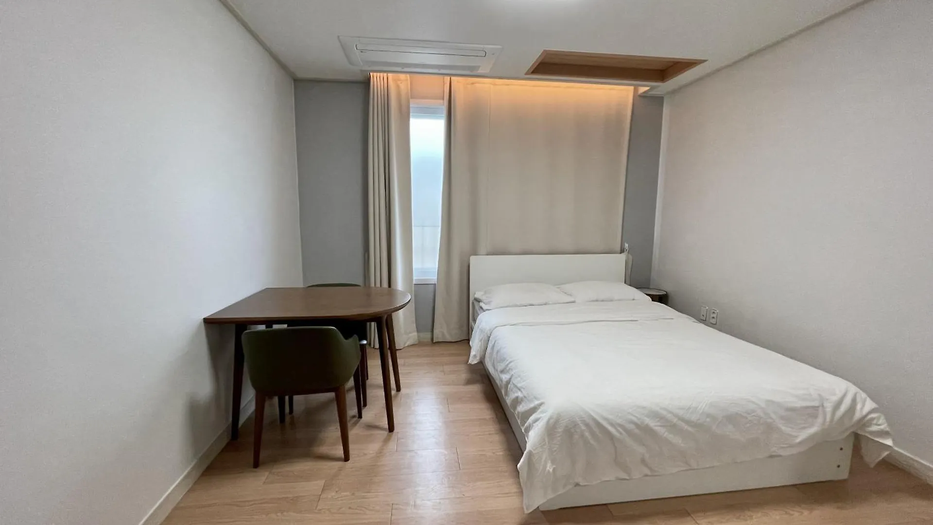 **** Guest house 인천공항 게스트하우스 - 인천공항, 인스파이어 인근, 운서역에서 도보10분 South Korea